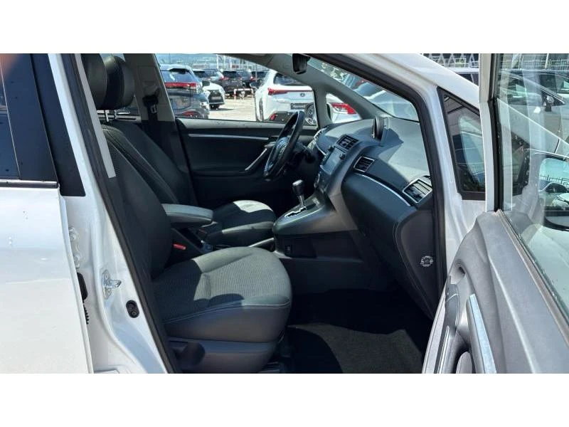 Toyota Verso 1.8P STYLE CVT, снимка 6 - Автомобили и джипове - 55372634