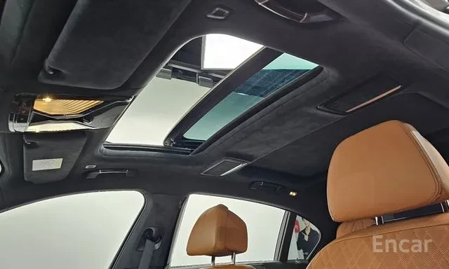 BMW 730 D xDrive Design Pure Excellence , снимка 16 - Автомобили и джипове - 55783108