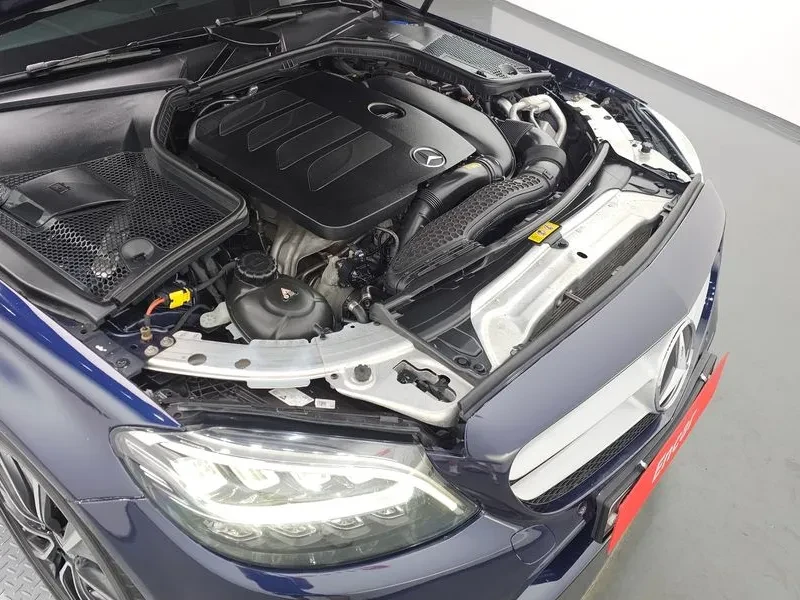 Mercedes-Benz C 200, снимка 6 - Автомобили и джипове - 55842014