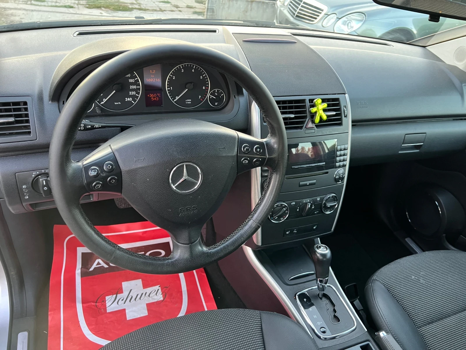 Mercedes-Benz A 200 2.0 T Schweiz - изображение 8