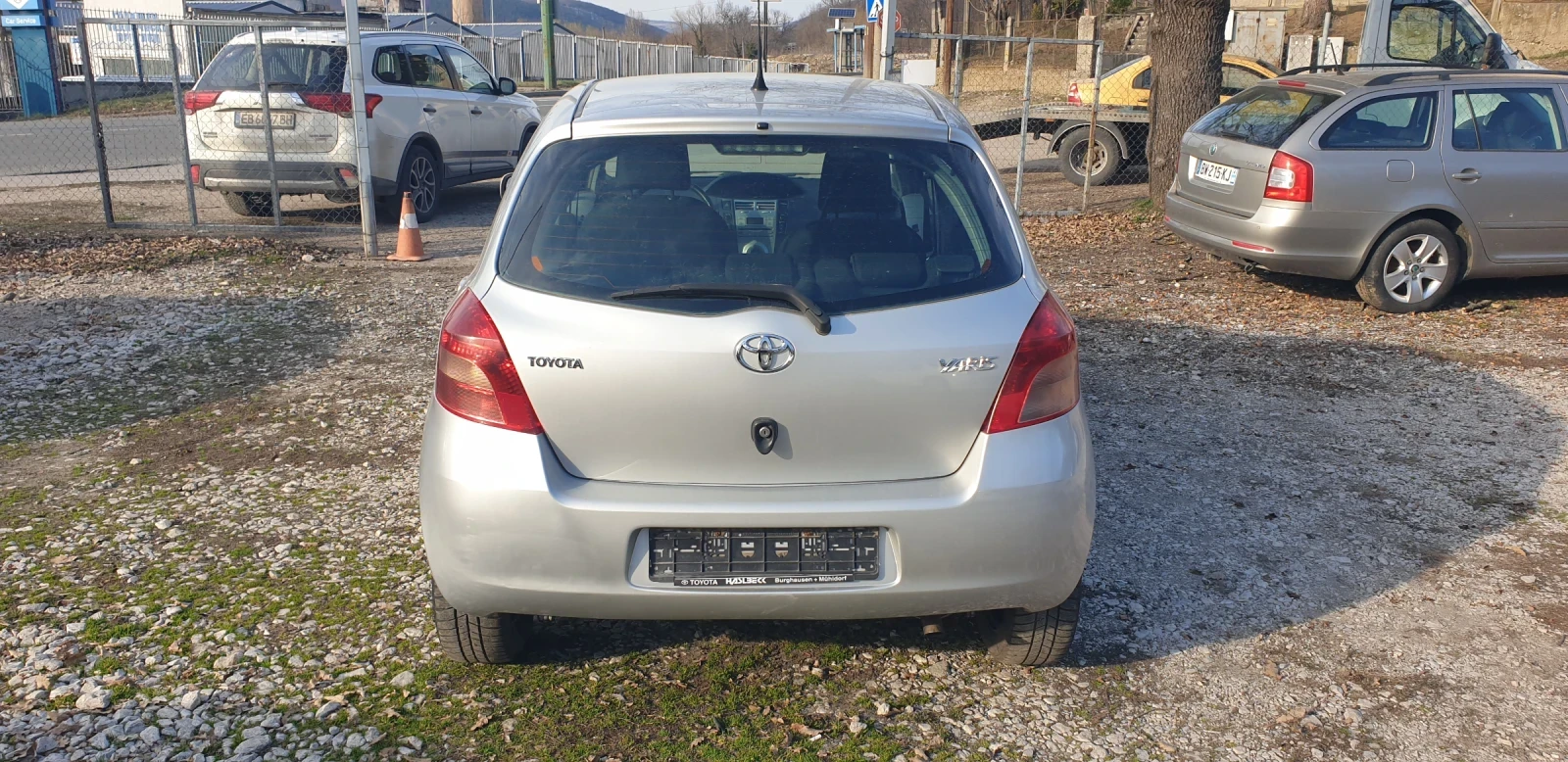 Toyota Yaris 1.3 бензин - изображение 5