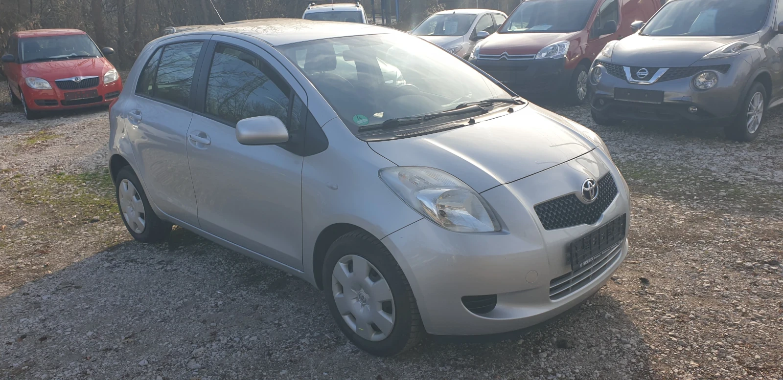 Toyota Yaris 1.3 бензин - изображение 3