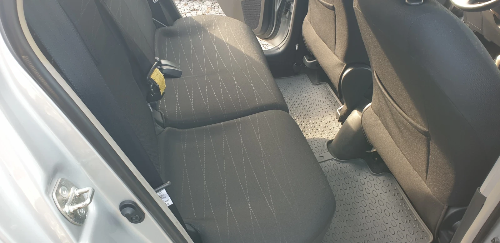 Toyota Yaris 1.3 бензин - изображение 10