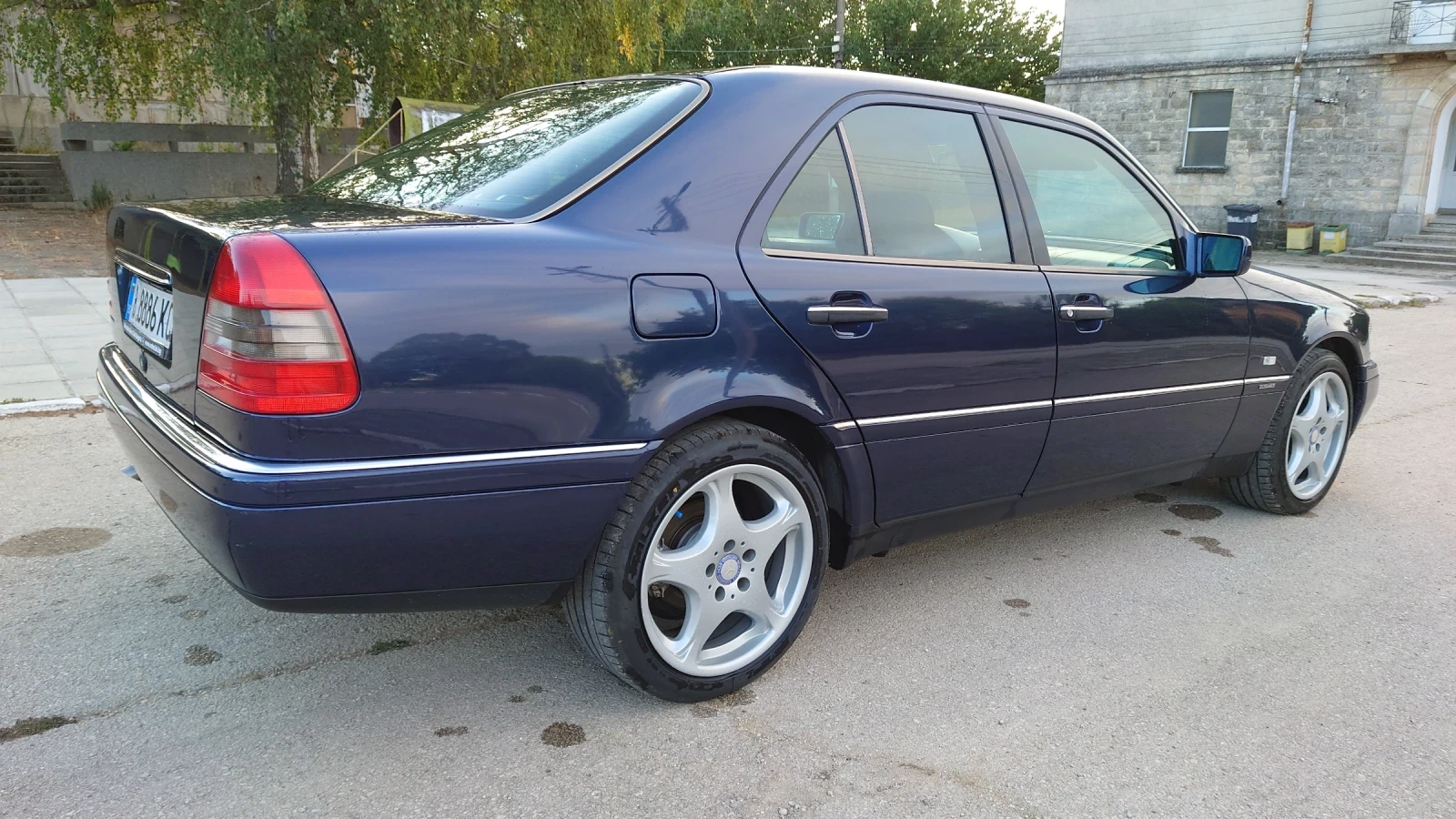 Mercedes-Benz C 180  - изображение 3