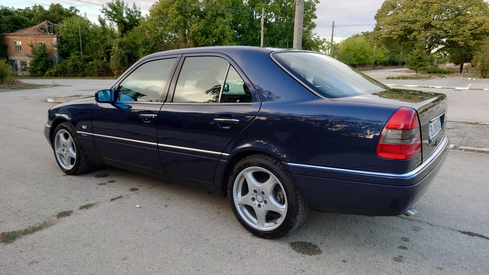 Mercedes-Benz C 180  - изображение 4