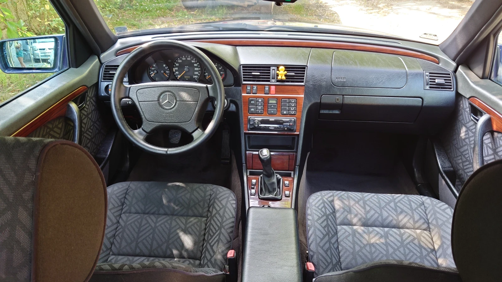 Mercedes-Benz C 180  - изображение 7
