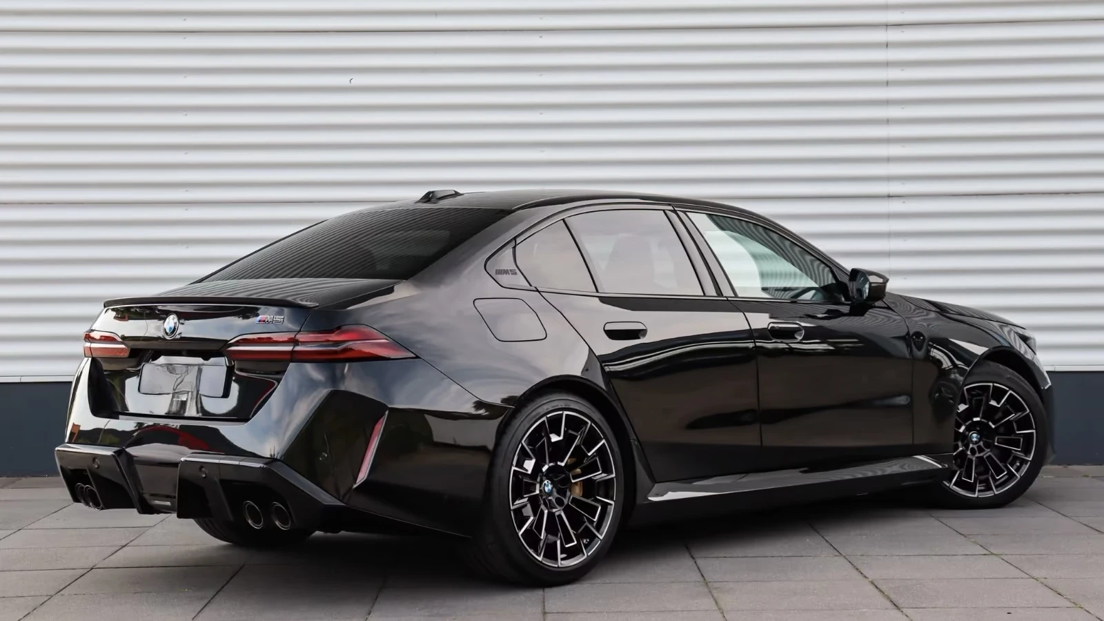 BMW M5  - изображение 2