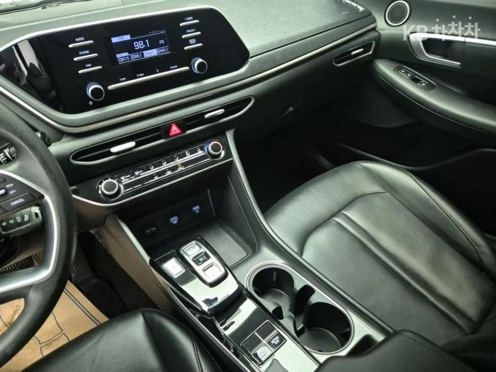 Hyundai Sonata 2021 - изображение 9