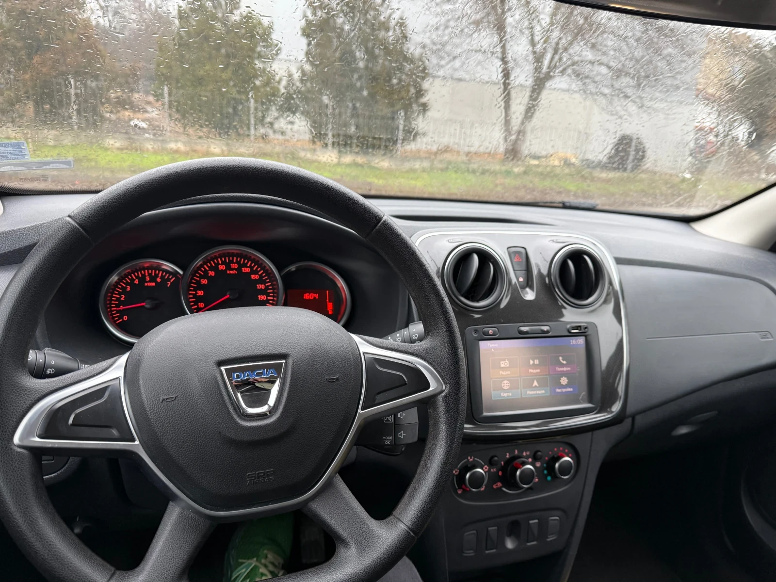 Dacia Sandero 1.0I - изображение 2