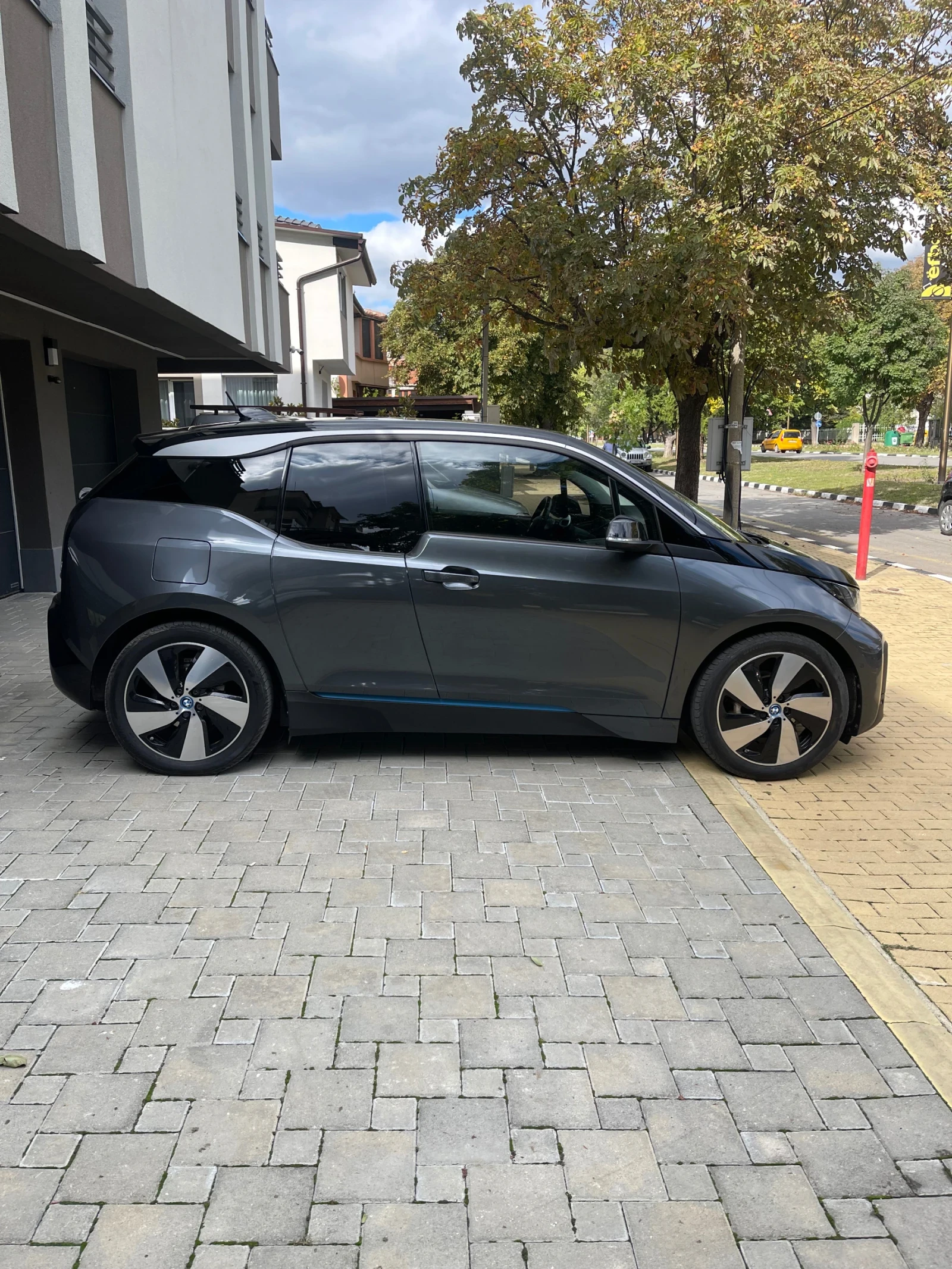 BMW i3 BMW-I3 -27.4kwh  94amh - изображение 2