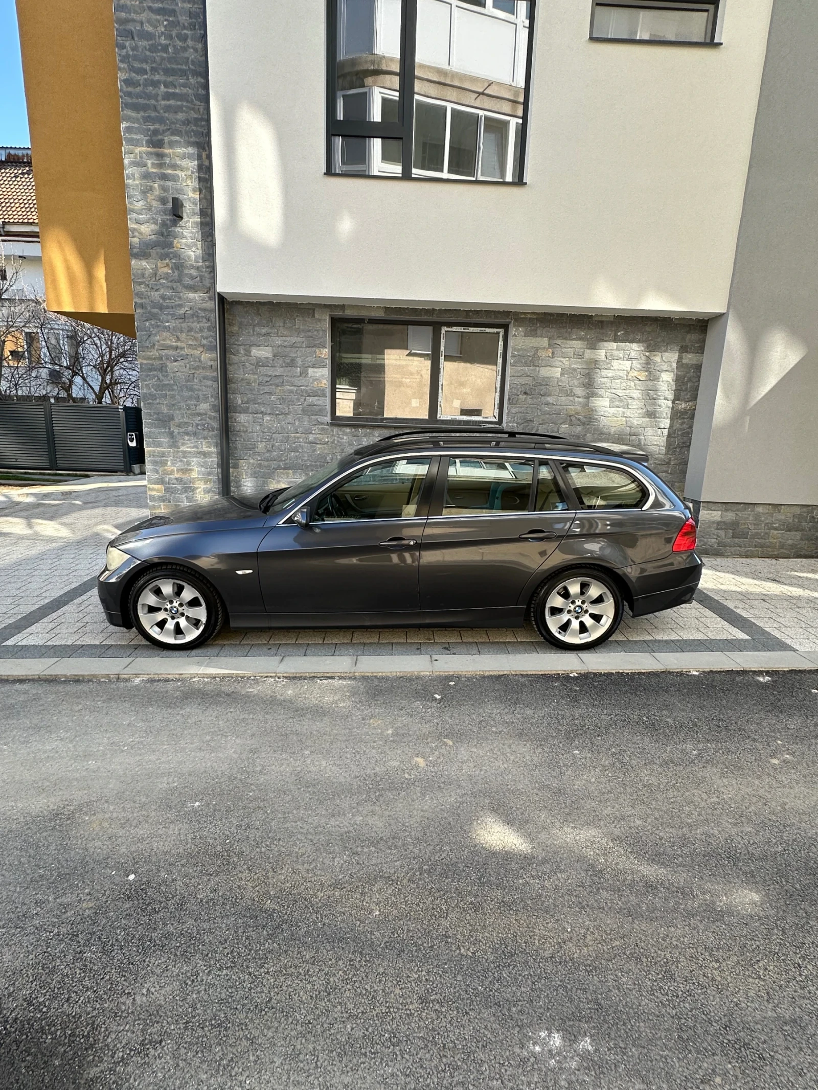 BMW 330 Е91 330 XD 4x4 - изображение 2