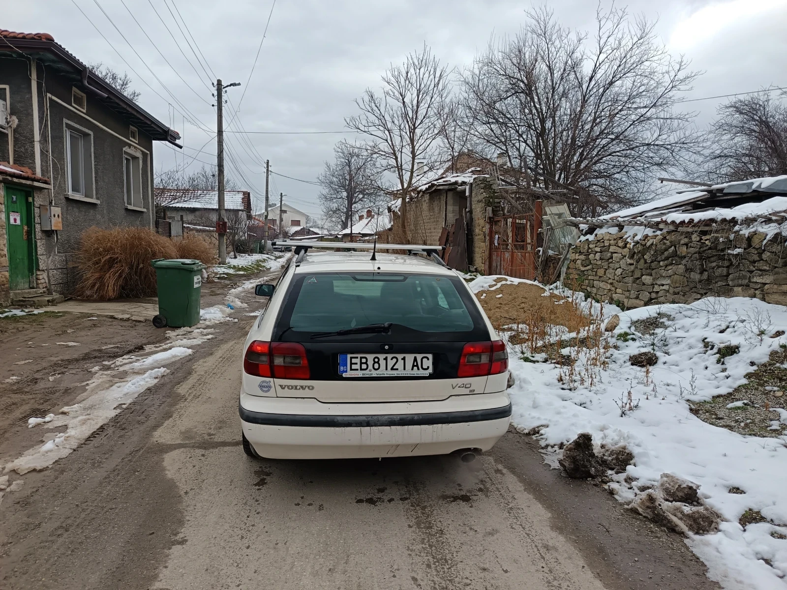 Volvo V40  - изображение 2