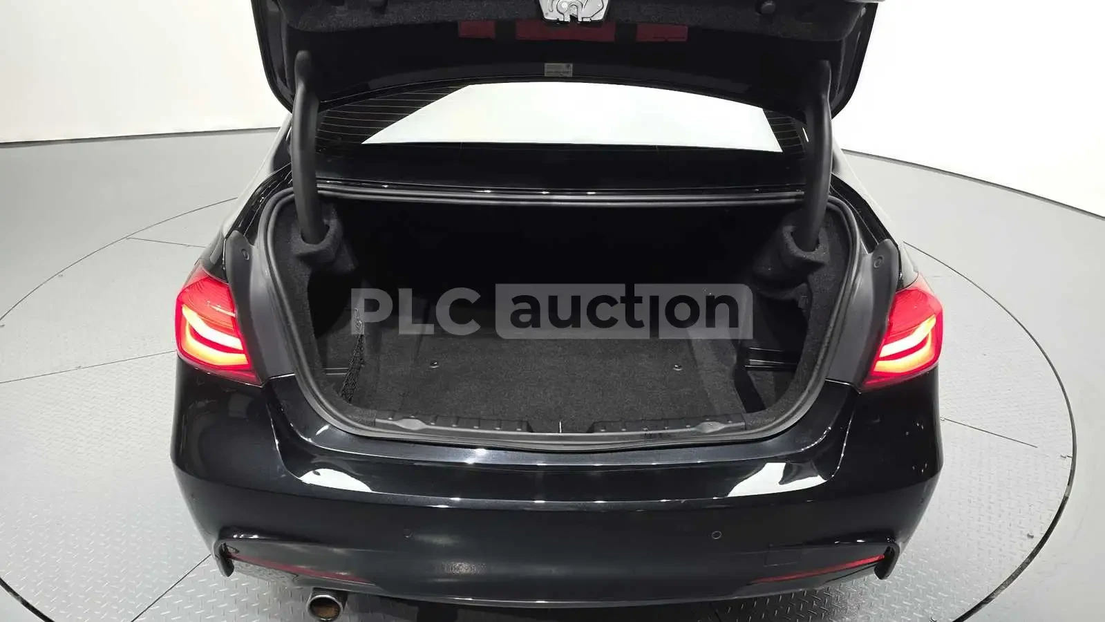 BMW 320 2017* M-PACK* HEAD-UP* КРАЙНА ЦЕНА, снимка 15 - Автомобили и джипове - 53916266