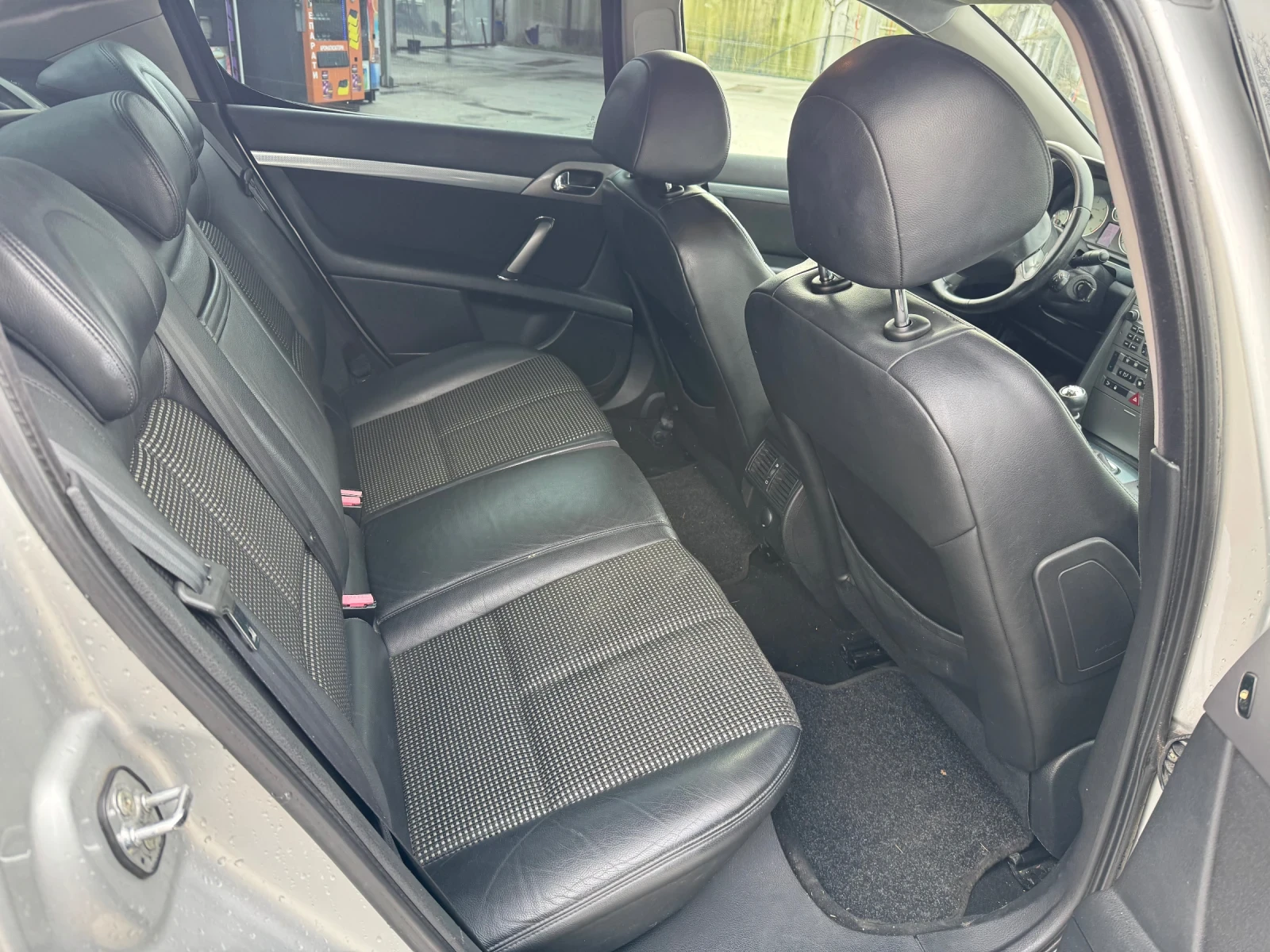 Peugeot 407 2.0 HDI, снимка 10 - Автомобили и джипове - 54031377