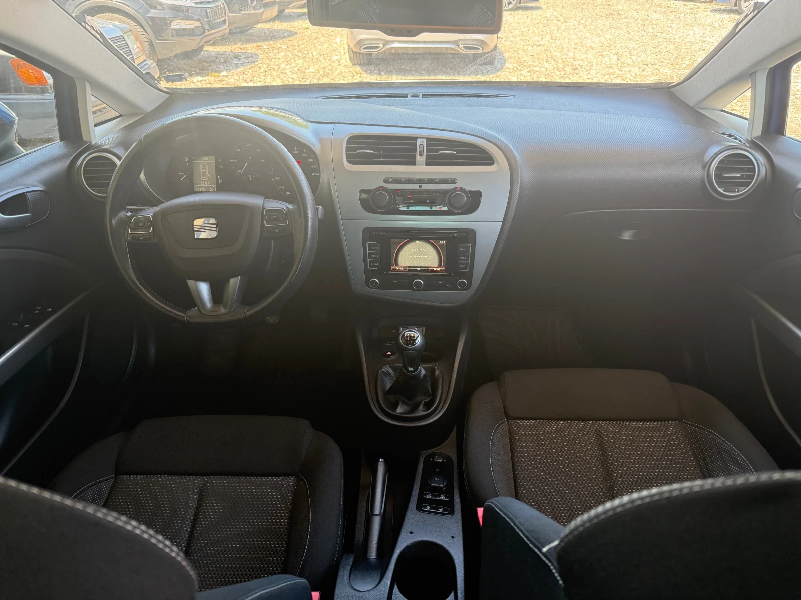 Seat Leon 1.6 TDI Face, снимка 10 - Автомобили и джипове - 54437644