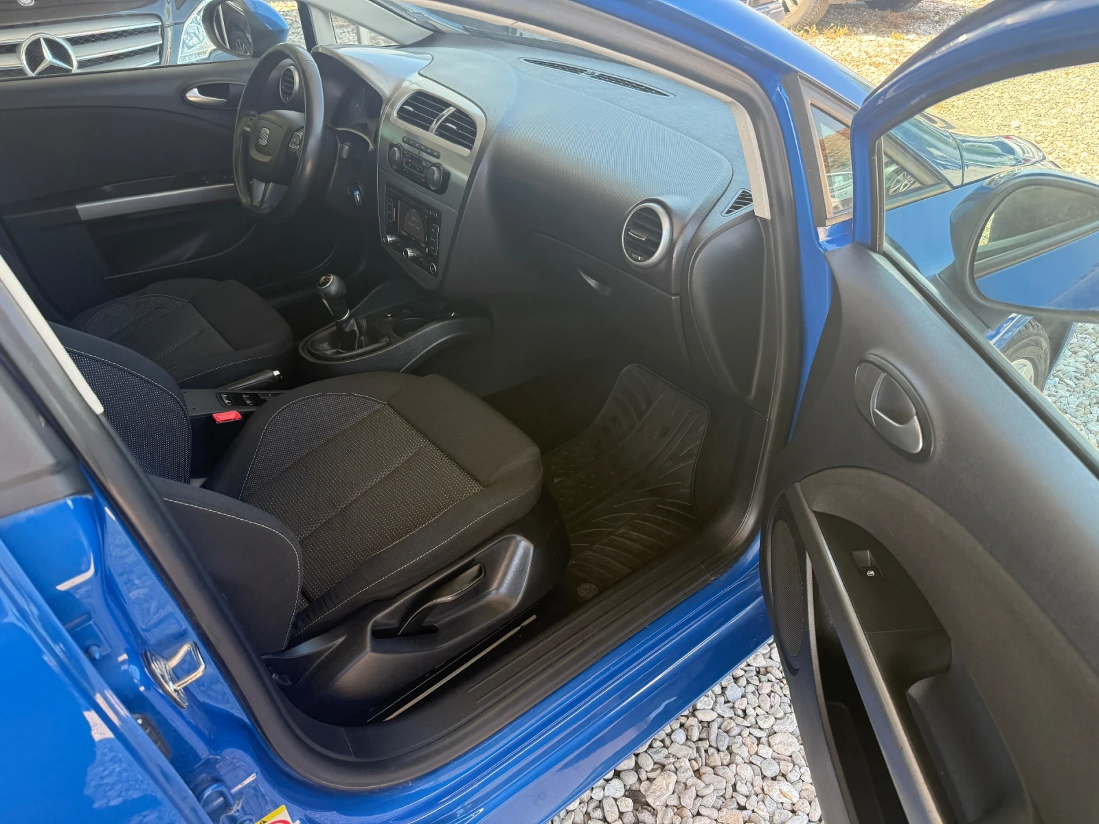 Seat Leon 1.6 TDI Face, снимка 8 - Автомобили и джипове - 54437644