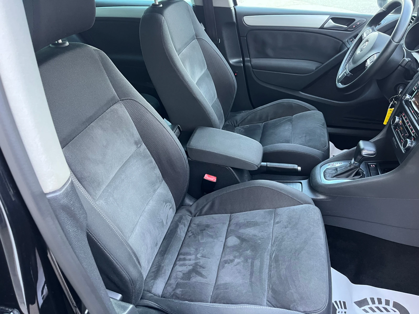 VW Golf 6  Automat, снимка 8 - Автомобили и джипове - 54530941