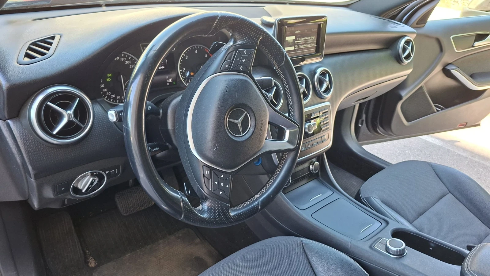 Mercedes-Benz A 180, снимка 6 - Автомобили и джипове - 54752580