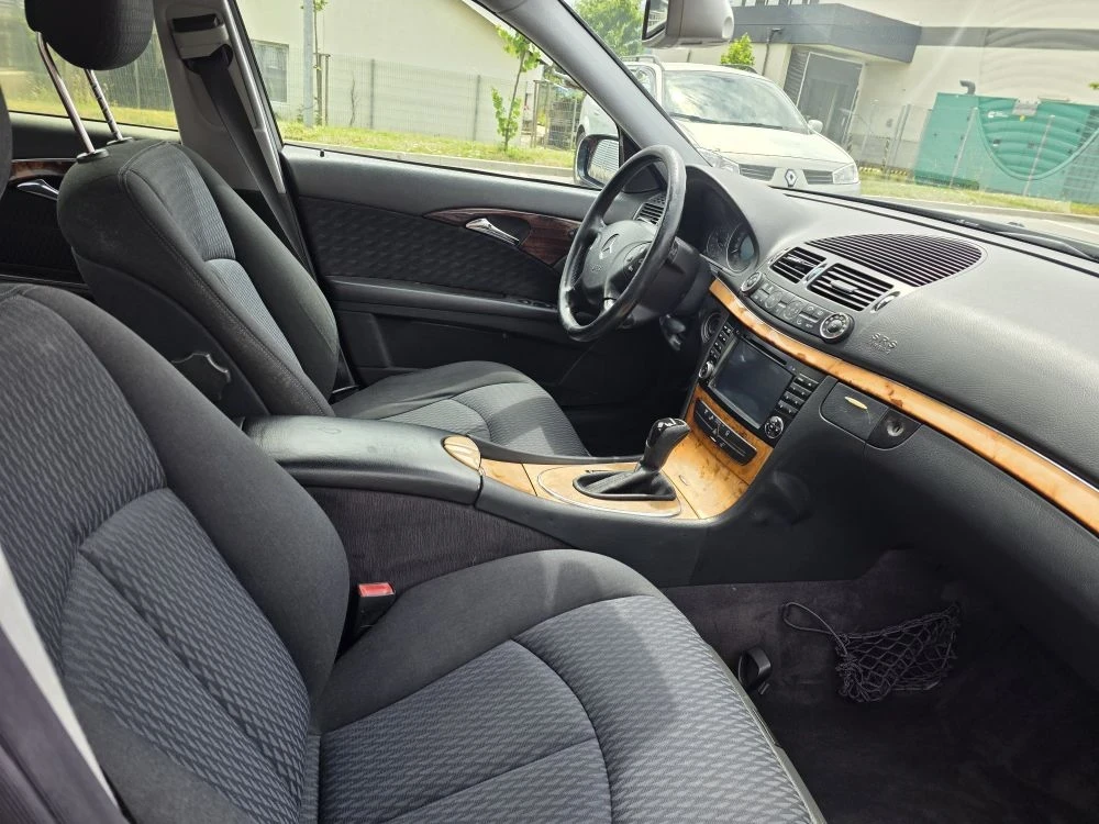 Mercedes-Benz E 270 2.7CDI  2003g  .Бартер колата е в София, снимка 5 - Автомобили и джипове - 54885848