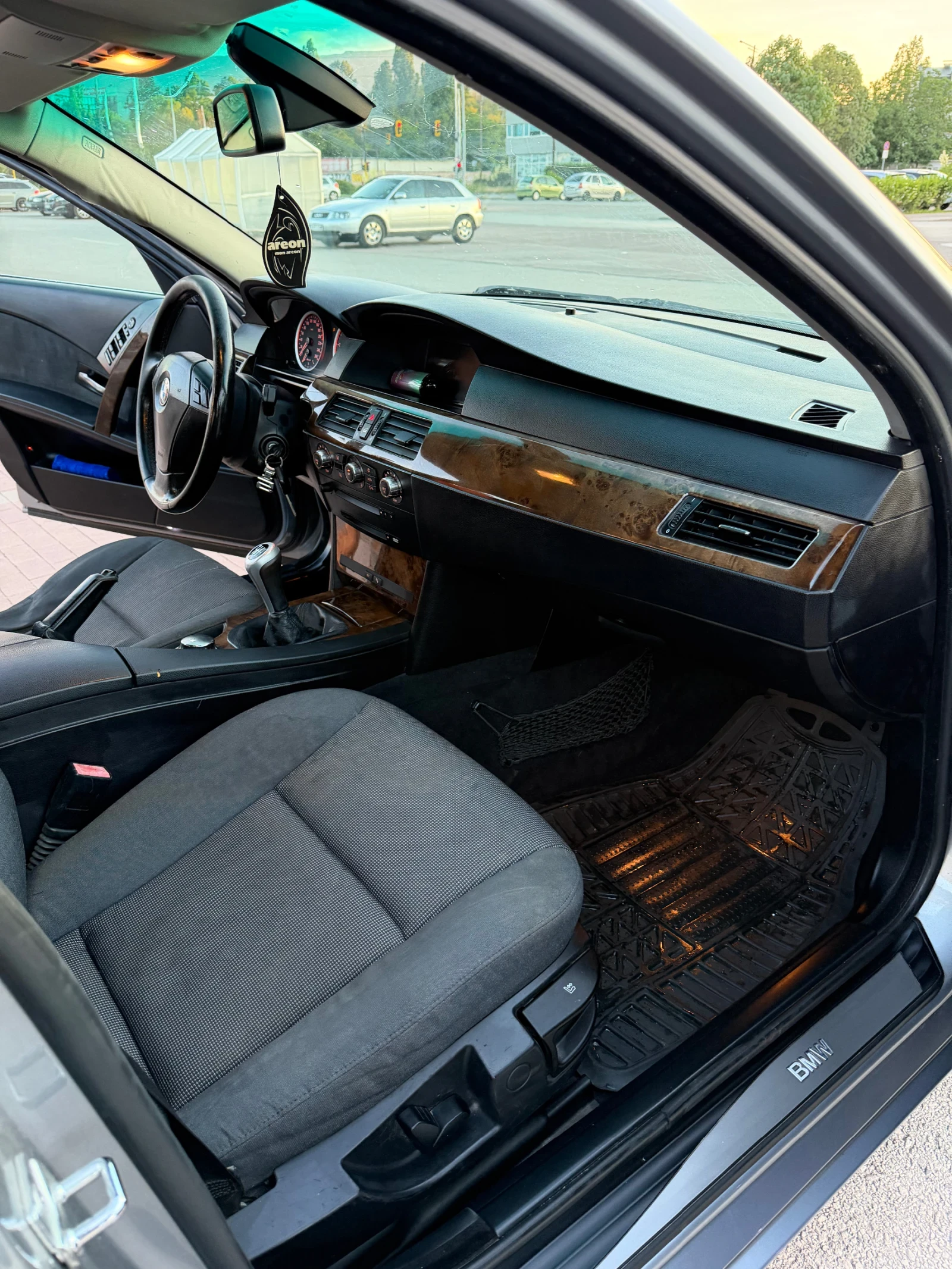 BMW 525  3 дизел 260+ коня, снимка 9 - Автомобили и джипове - 54896546