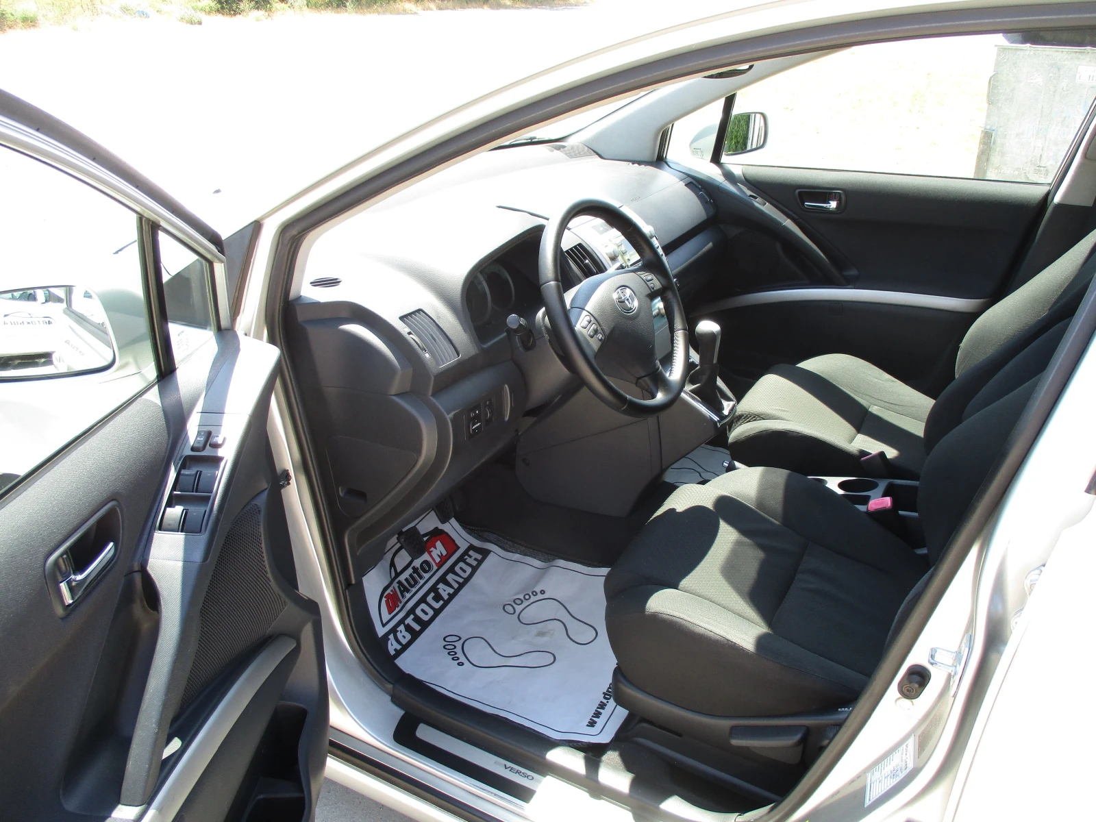 Toyota Corolla verso 2.2/ДИЗЕЛ/136кс./6-СКОРОСТИ/КАТО НОВА/, снимка 9 - Автомобили и джипове - 55101593