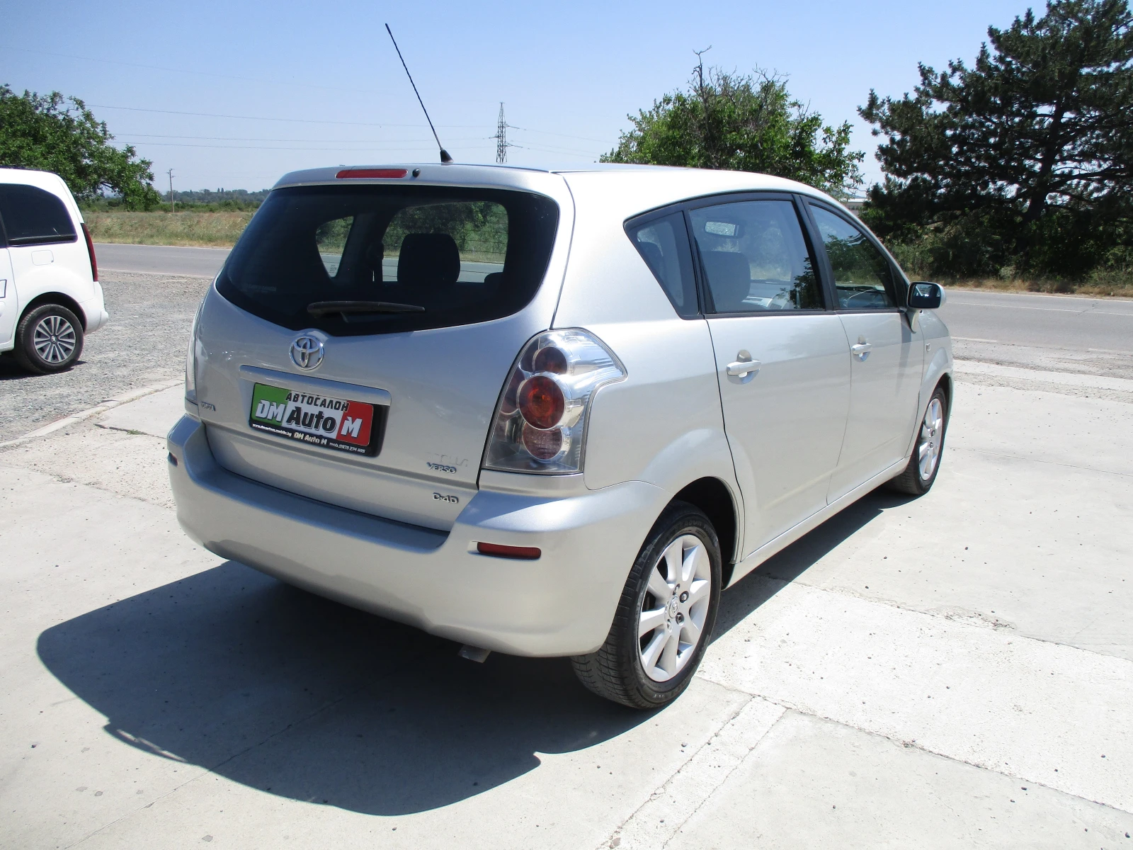 Toyota Corolla verso 2.2/ДИЗЕЛ/136кс./6-СКОРОСТИ/КАТО НОВА/, снимка 4 - Автомобили и джипове - 55101593