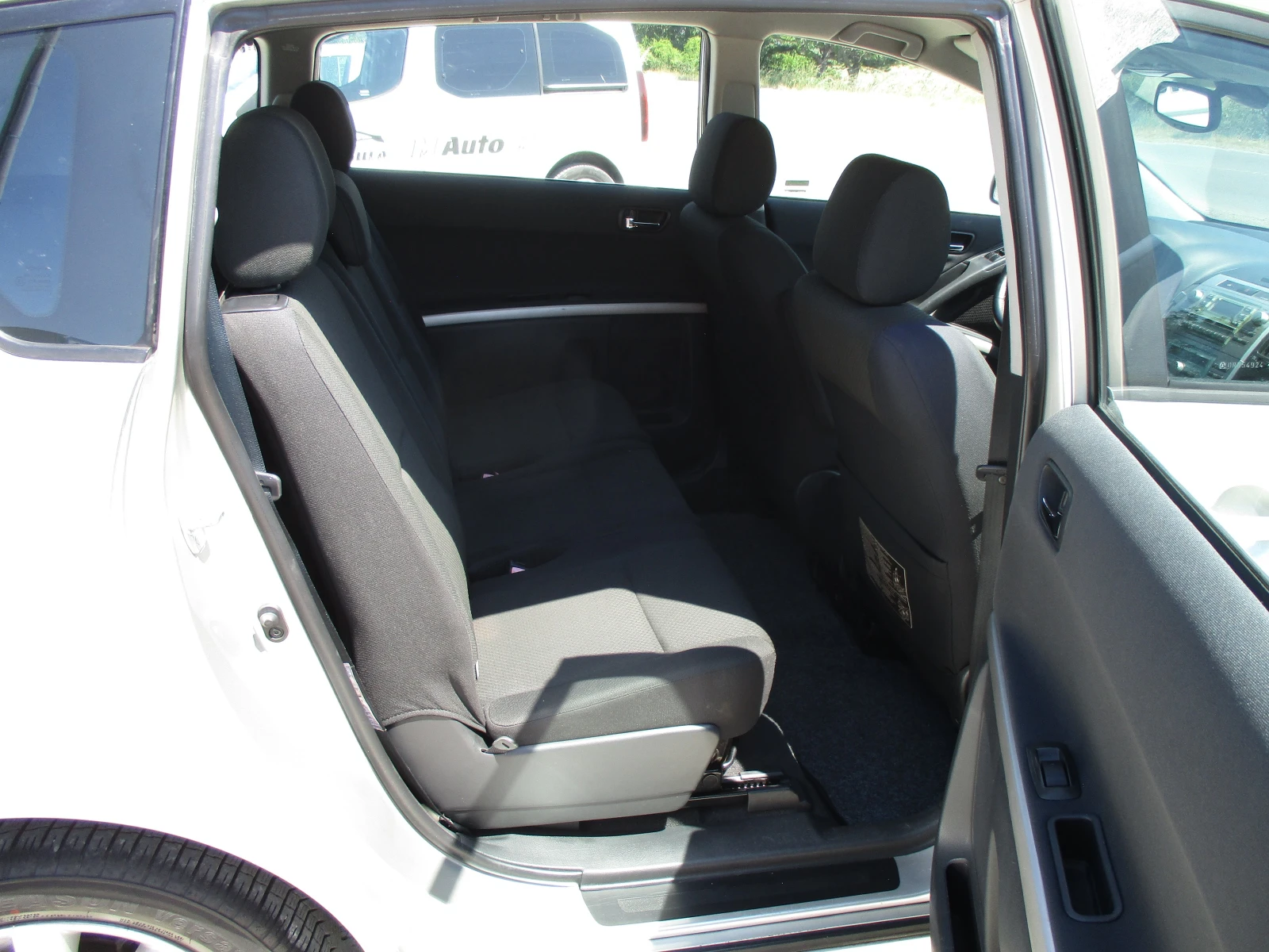 Toyota Corolla verso 2.2/ДИЗЕЛ/136кс./6-СКОРОСТИ/КАТО НОВА/, снимка 15 - Автомобили и джипове - 55101593