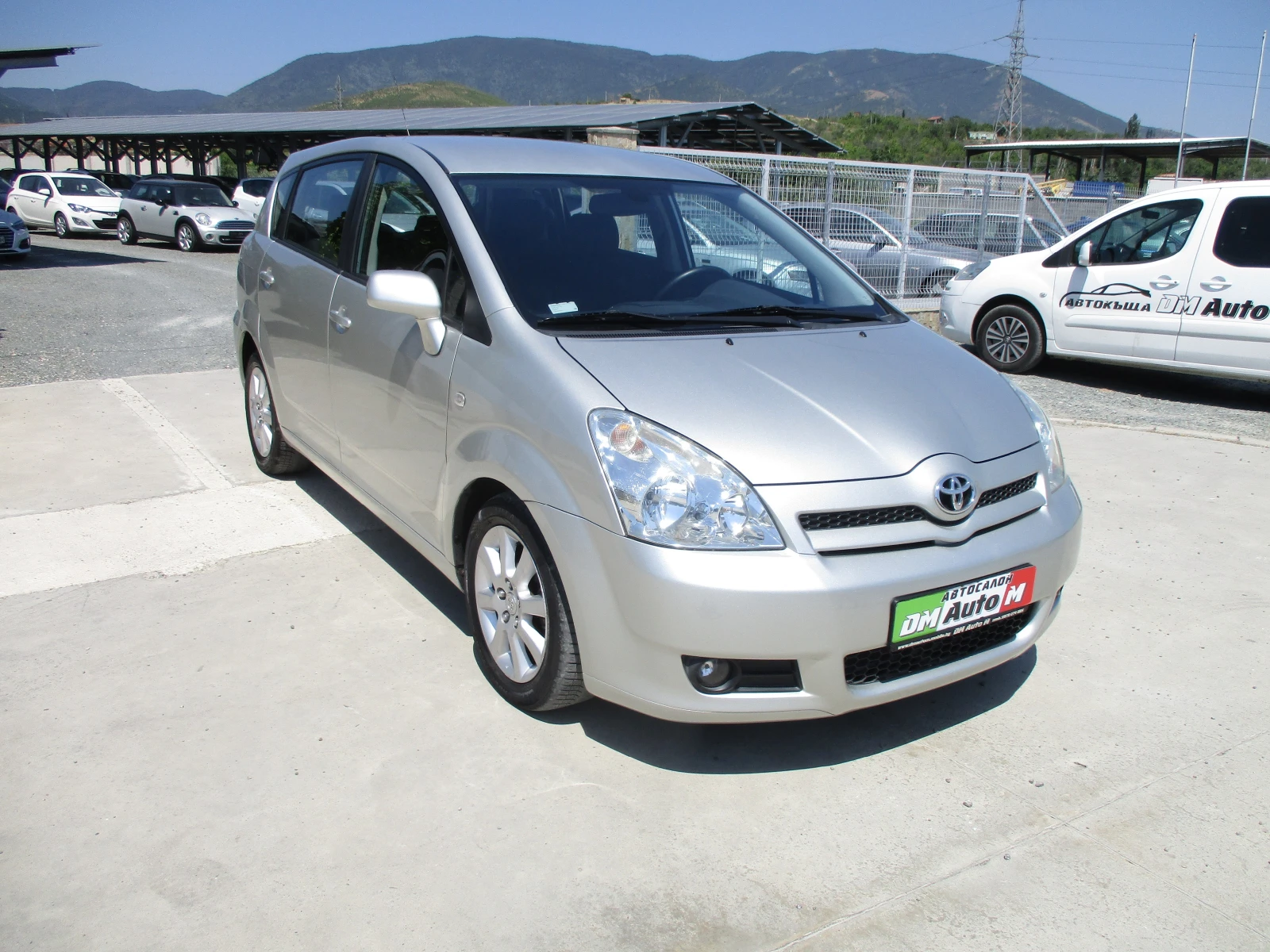 Toyota Corolla verso 2.2/ДИЗЕЛ/136кс./6-СКОРОСТИ/КАТО НОВА/, снимка 2 - Автомобили и джипове - 55101593