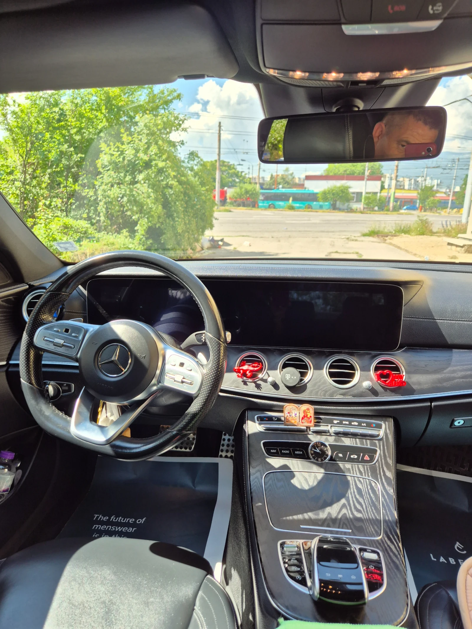 Mercedes-Benz E 220 2.2, снимка 11 - Автомобили и джипове - 55385940
