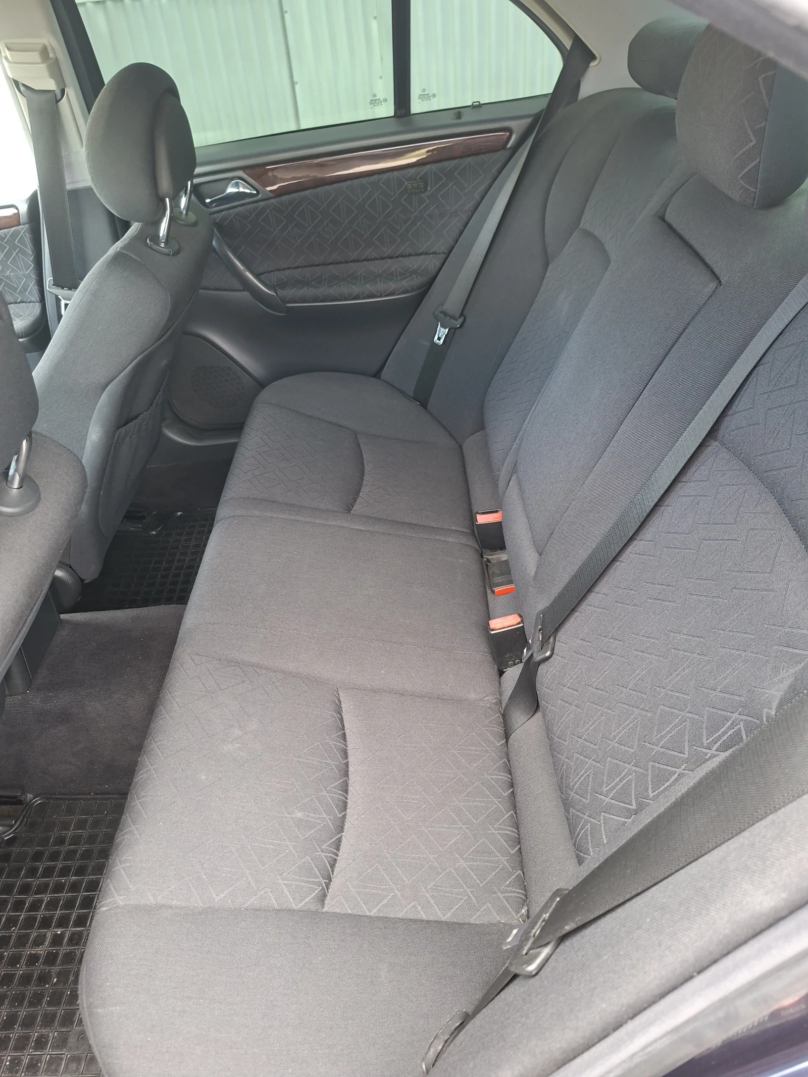 Mercedes-Benz C 240 ГАЗ/БЕНЗИН/, снимка 8 - Автомобили и джипове - 55545275