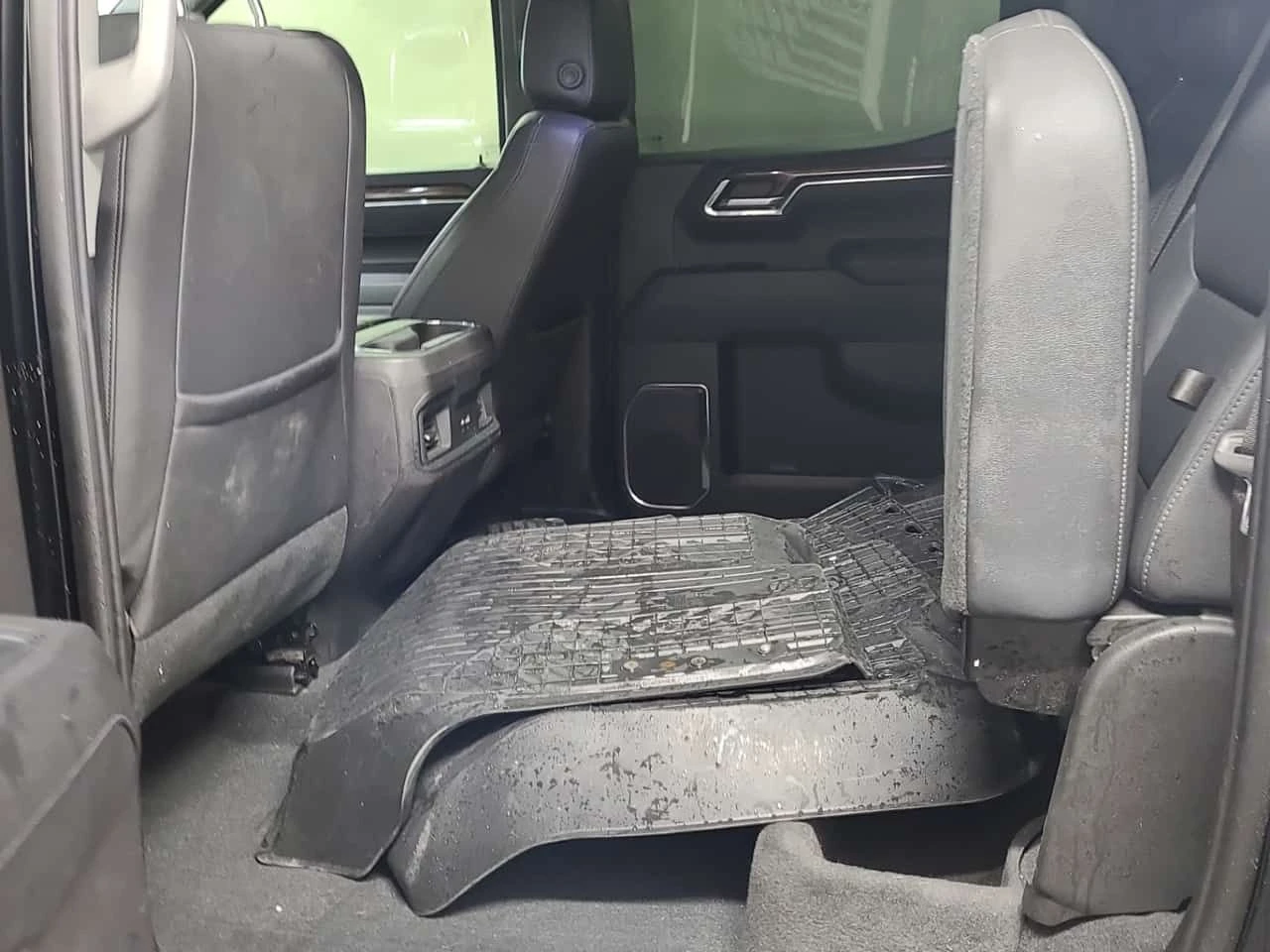 Chevrolet Silverado * LT TRAIL BOSS CREW CAB * CARFAX * One Owner * , снимка 10 - Автомобили и джипове - 55562147