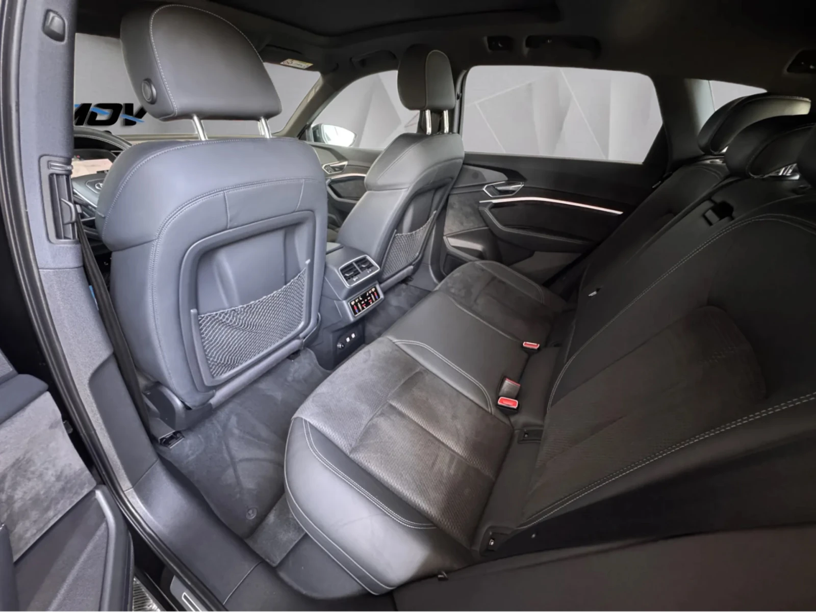 Audi E-Tron 55 S-LINE PLUS 95KWH B&O HEAD-UP ПАНОРАМА KEYLESS , снимка 16 - Автомобили и джипове - 55615891
