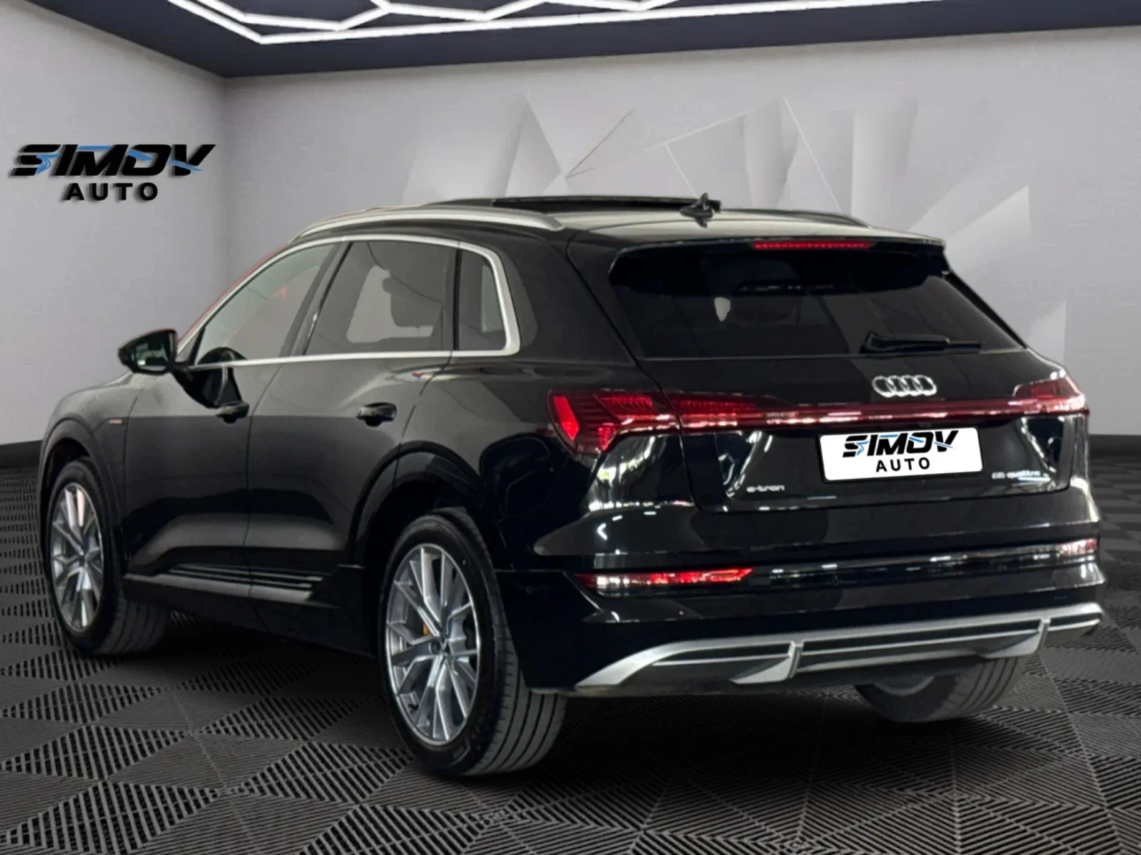 Audi E-Tron 55 S-LINE PLUS 95KWH B&O HEAD-UP ПАНОРАМА KEYLESS , снимка 4 - Автомобили и джипове - 55615891