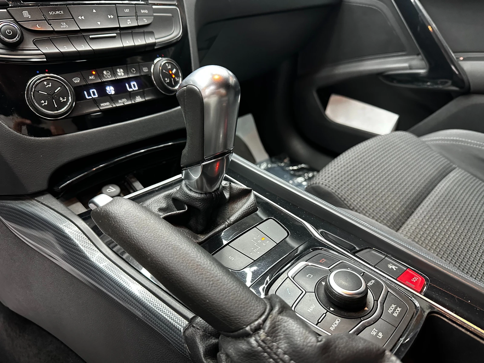 Peugeot 508 1.6Hdi/Автоматик, снимка 13 - Автомобили и джипове - 55624132