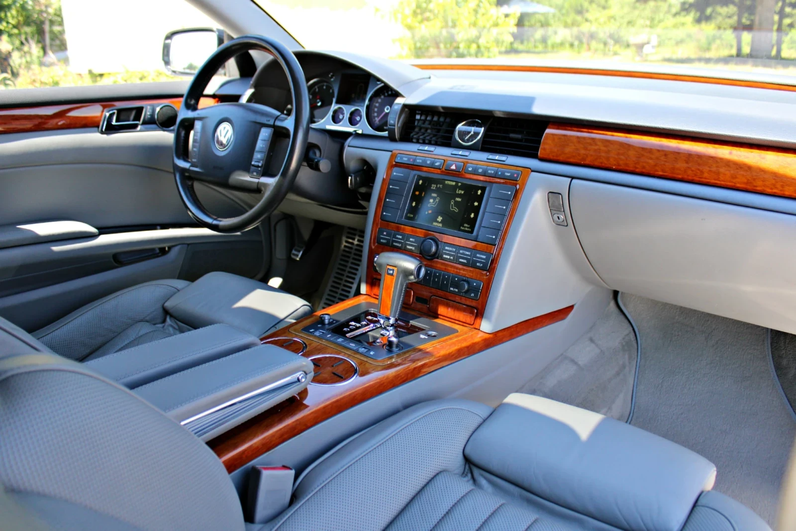 VW Phaeton 4.2 Бензин LONG 4x4 ШВЕЙЦАРИЯ, снимка 9 - Автомобили и джипове - 55642758