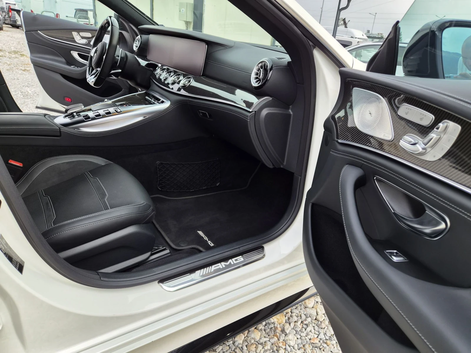Mercedes-Benz GT 63 S 4MATIC+ , снимка 16 - Автомобили и джипове - 55829925