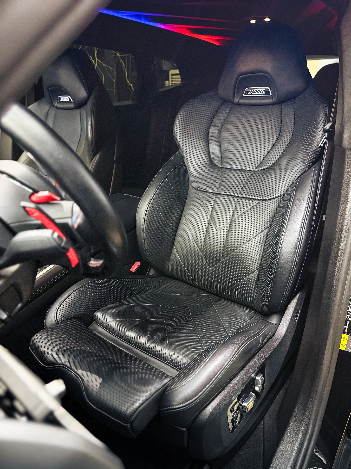 BMW XM, снимка 10 - Автомобили и джипове - 55974045