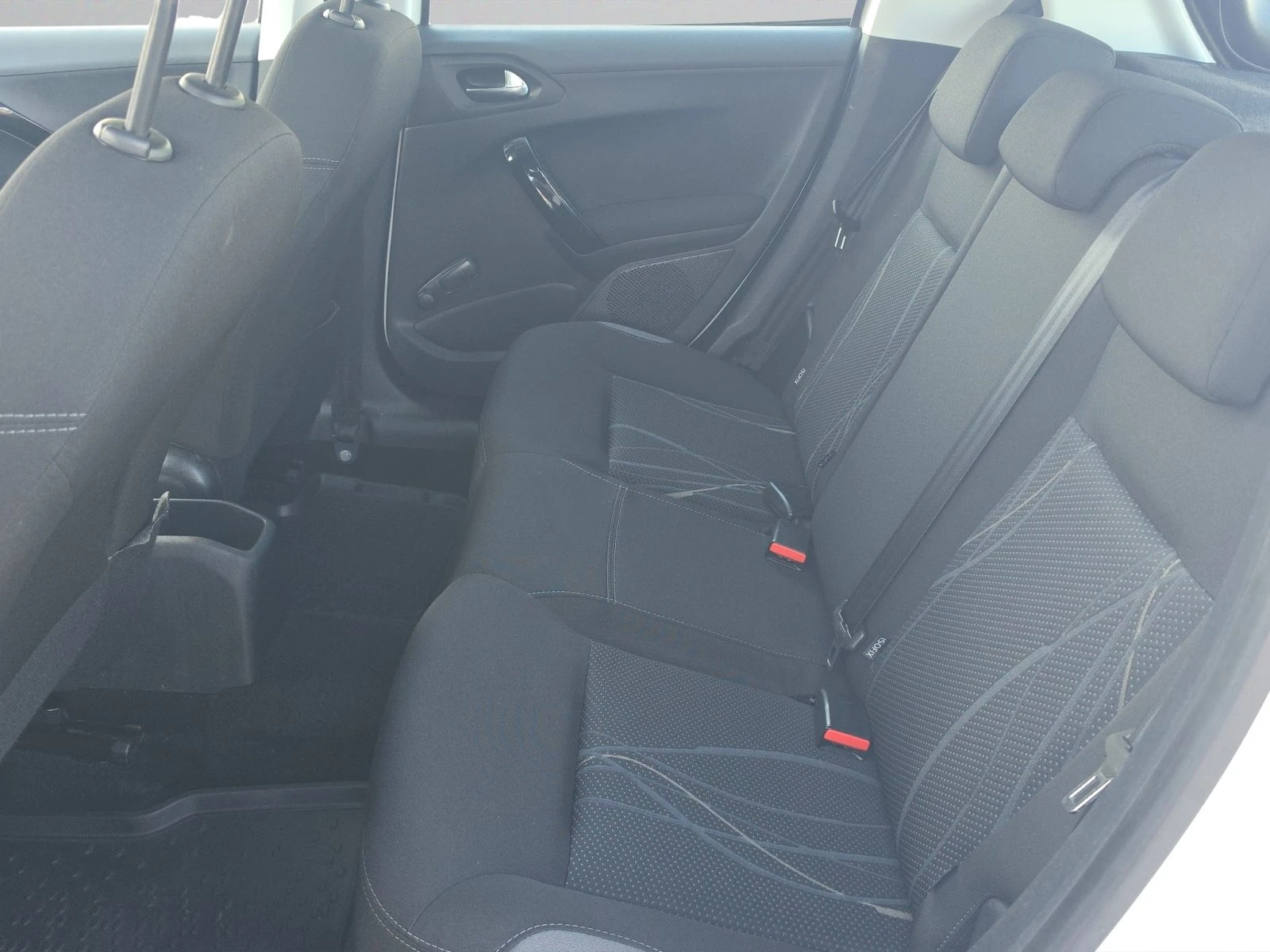 Peugeot 208 5P ACTIVE 1.4 HDi 68 BVM5//1411088 | Mobile.bg � ����������� 12