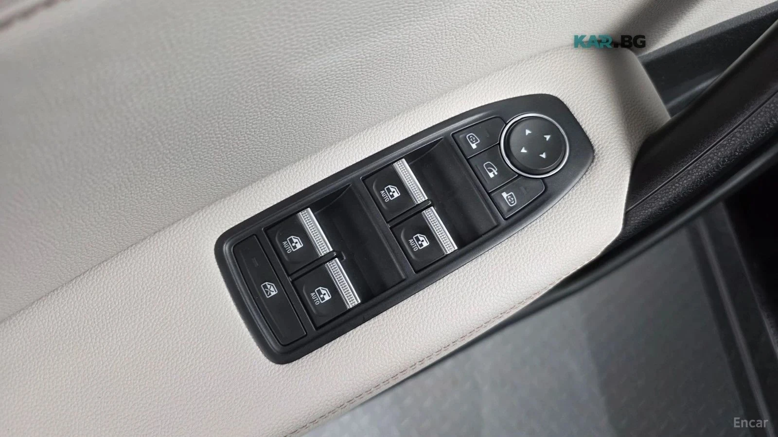 Renault Captur, снимка 11 - Автомобили и джипове - 56689890