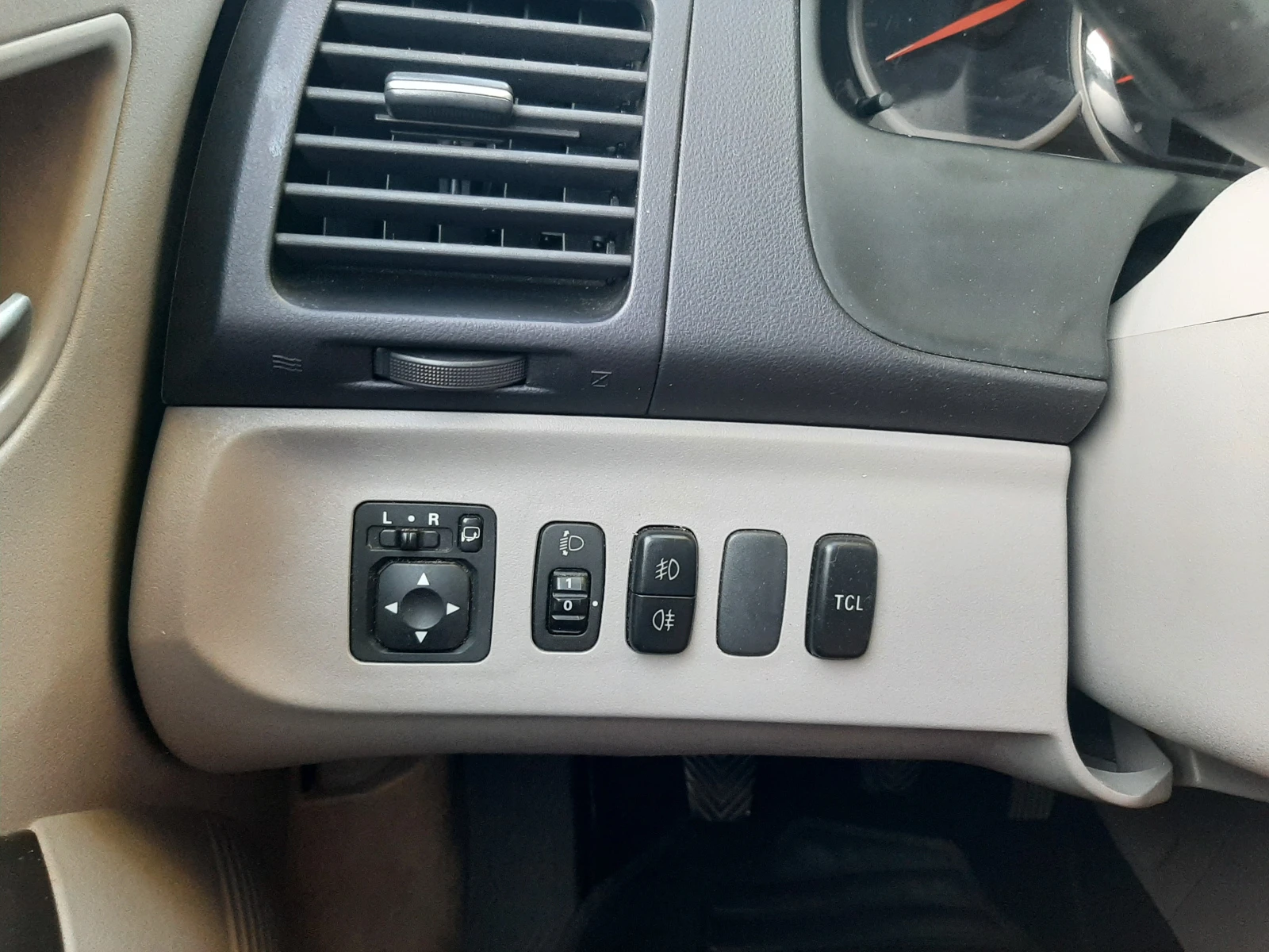 Mitsubishi Grandis, снимка 4 - Автомобили и джипове - 56746981