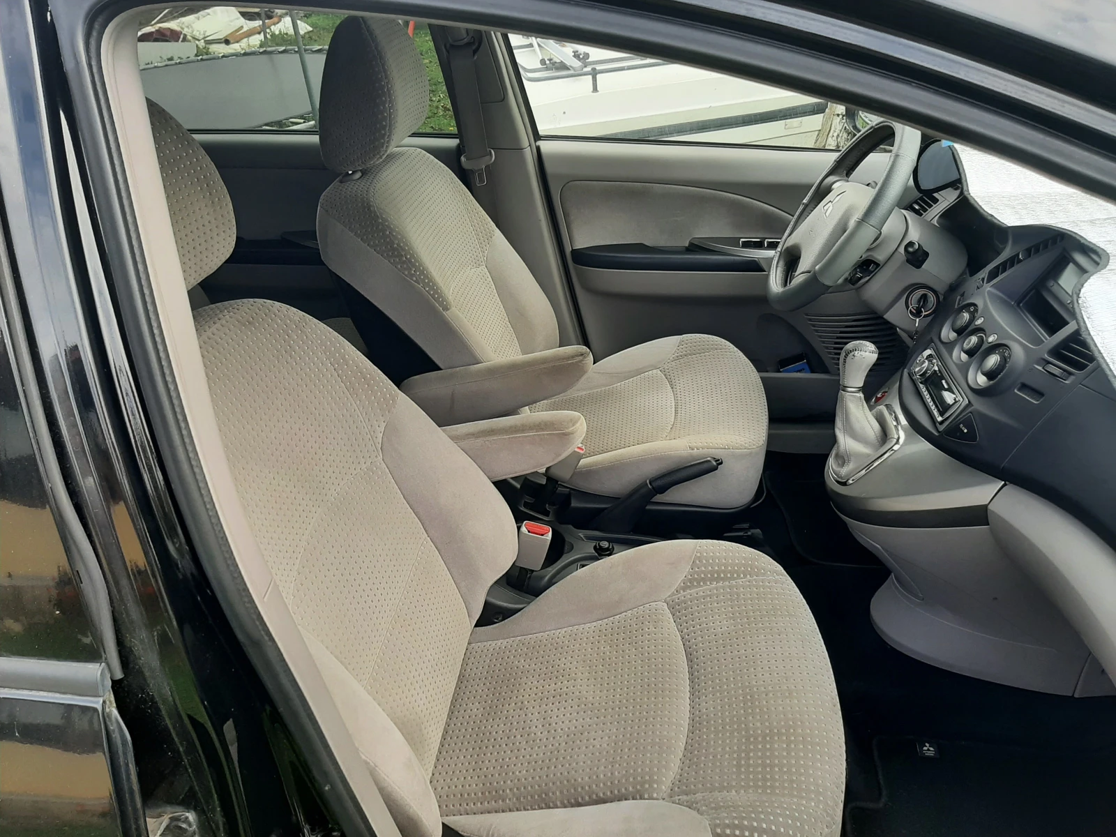 Mitsubishi Grandis, снимка 8 - Автомобили и джипове - 56746981