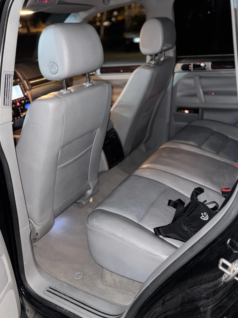 VW Touareg 3.0 TDI V6, снимка 6 - Автомобили и джипове - 52064648