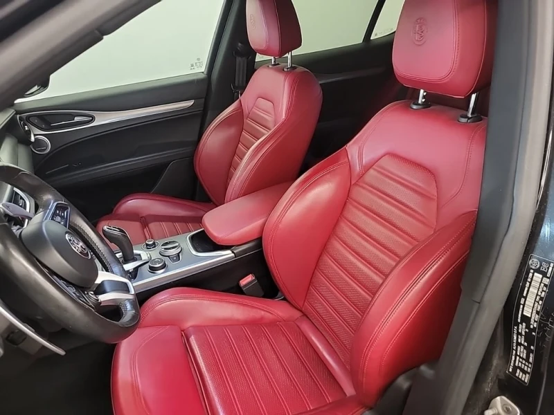 Alfa Romeo Stelvio * VELOCE * CARFAX * БЕЗ ПЪРВОНАЧАЛНА ВНОСКА, снимка 5 - Автомобили и джипове - 53253444