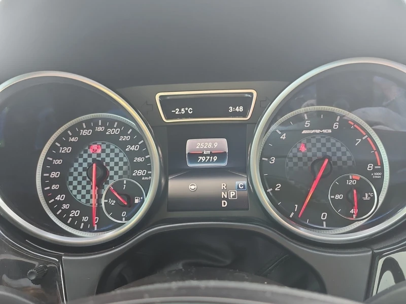 Mercedes-Benz GLE 43 AMG * * CARFAX * * АВТО КРЕДИТ * * , снимка 8 - Автомобили и джипове - 53459942