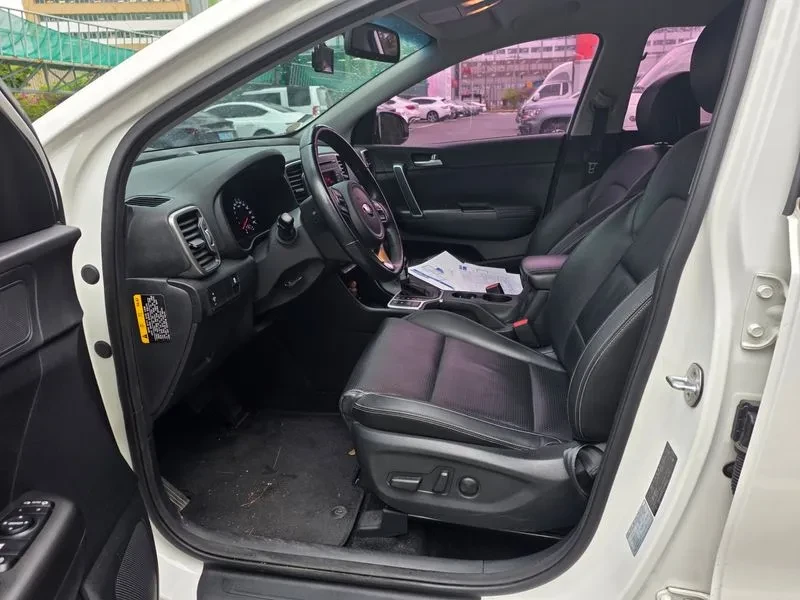 Kia Sportage 4Th Generation Diesel 1.7 2Wd Noblesse, снимка 8 - Автомобили и джипове - 55046774