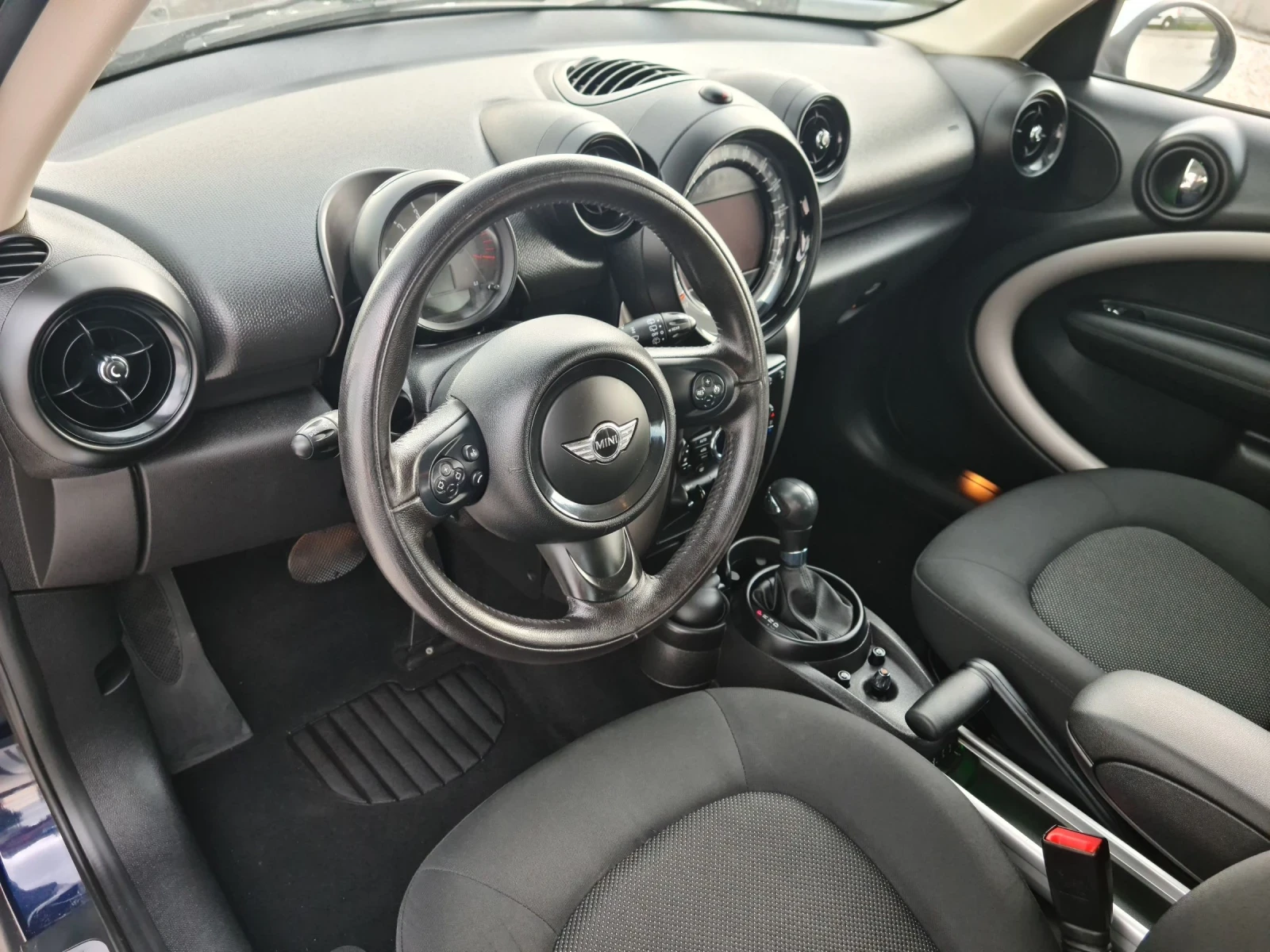 Mini Countryman 2.0 D / avtomat / navi / E 6 - изображение 9