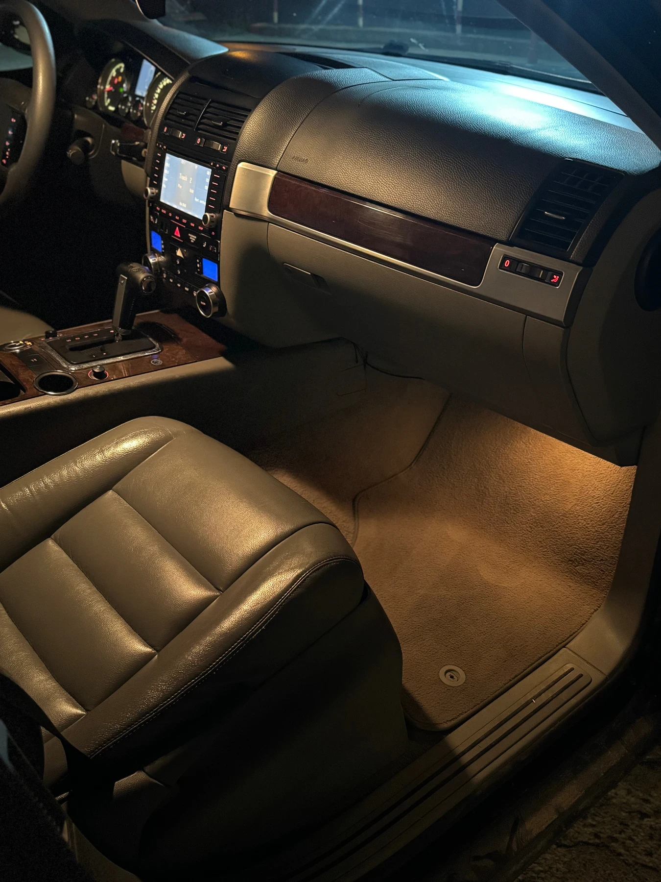 VW Touareg 3.0 TDI V6 | Mobile.bg   8