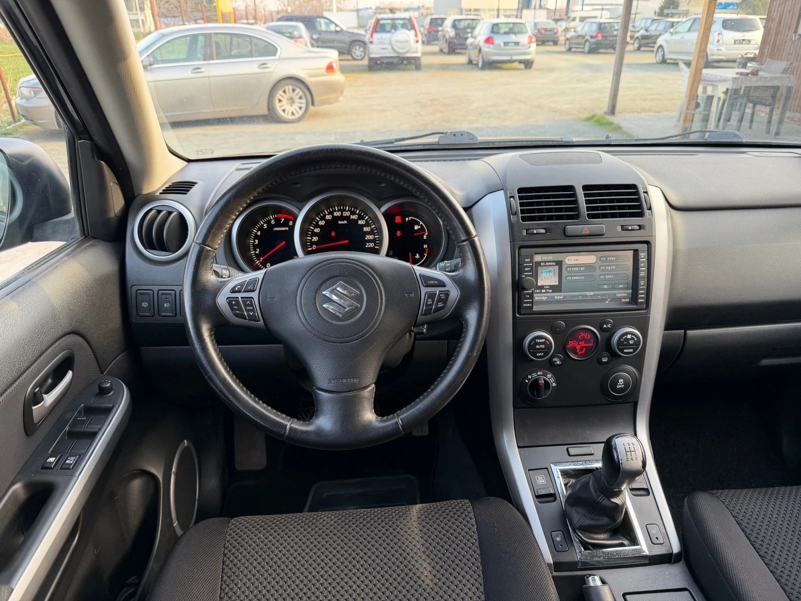 Suzuki Grand vitara 2.4. 4x4, снимка 9 - Автомобили и джипове - 53711827