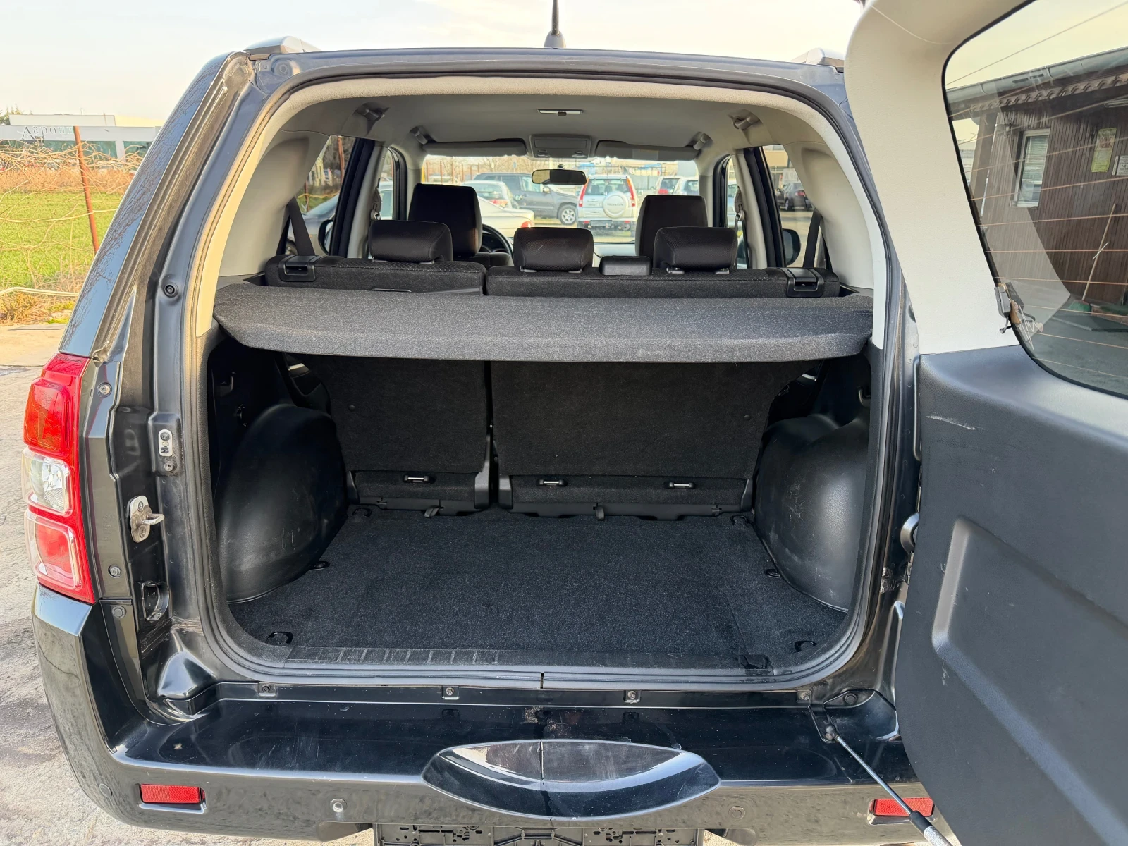 Suzuki Grand vitara 2.4. 4x4, снимка 13 - Автомобили и джипове - 53711827