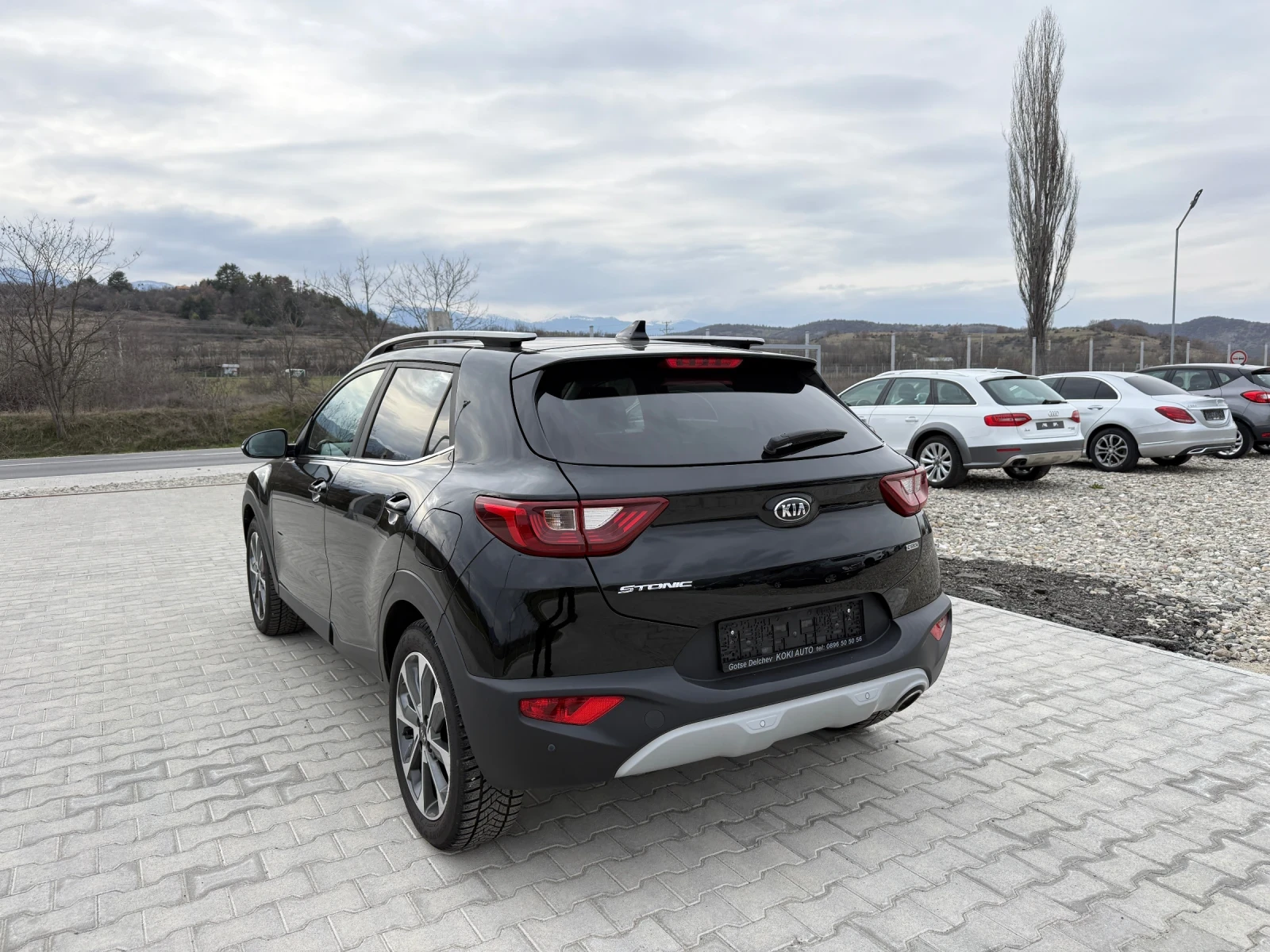 Kia Stonic 1.6CRDI NAVI CAMERA, снимка 4 - Автомобили и джипове - 53923791